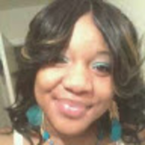 Meet your Posher, Cedreika - Picture 1 of 1